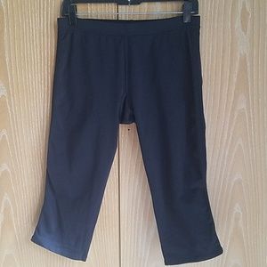 New Balance athletic capris, EUC size M